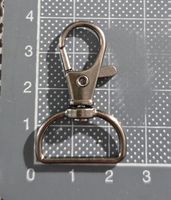 Karabinerhaken in Gun-Schwarz