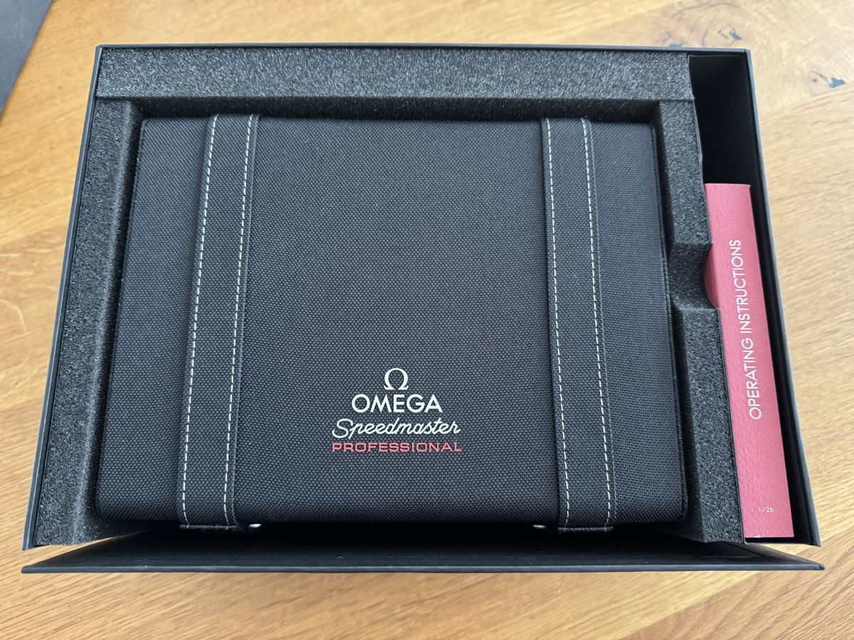 Omega Uhren: Omega Speedmaster Neu - Fullset! – Neu und originalverpackt aus Niederhasli von microsoft22 2