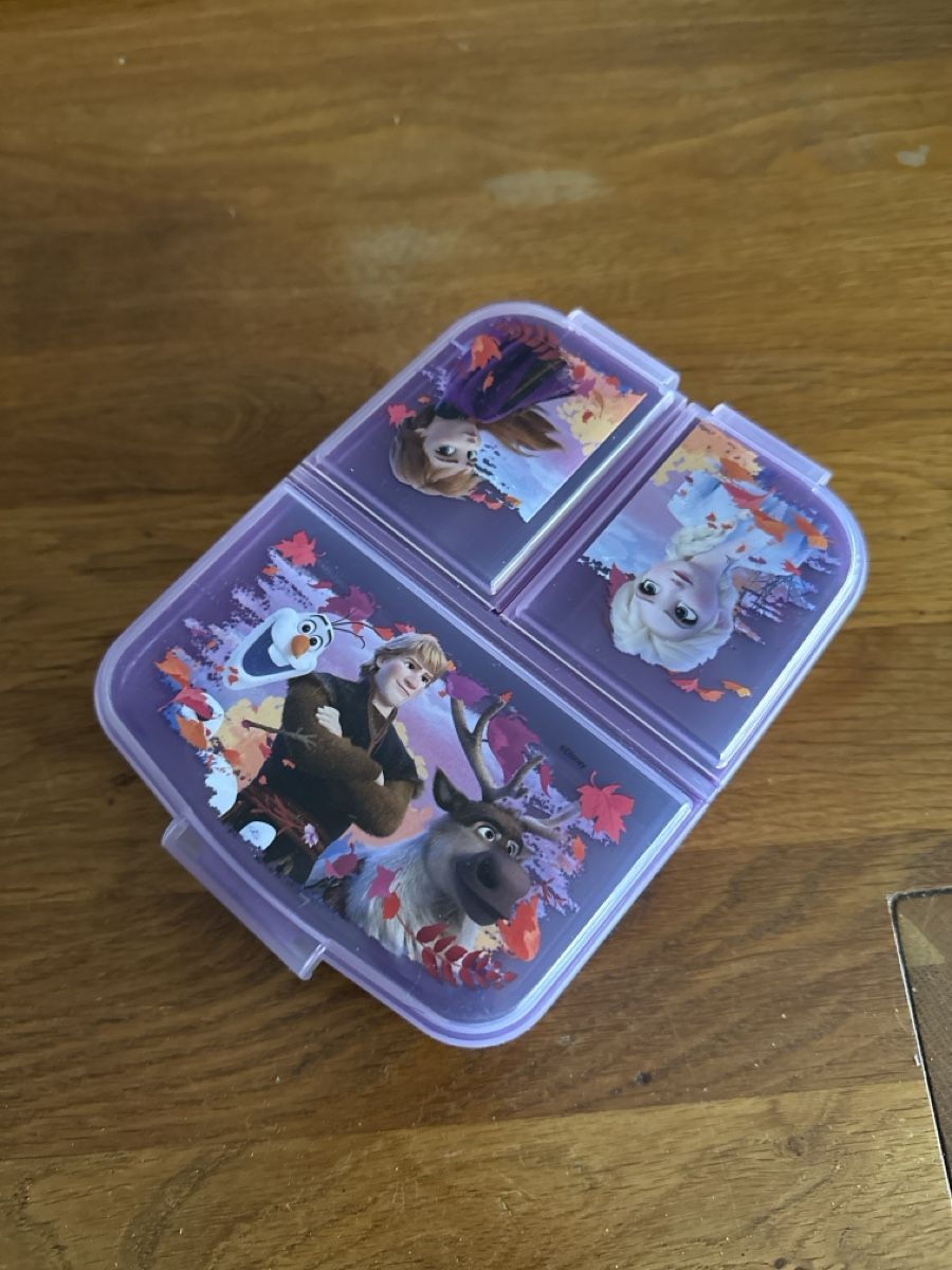 Contenitori & Simili: Frozen Znüni-Box, mit Fächern Lila,!Neu! – Nuovo e nell'imballaggio originale da Therwil venduto da Schneefra1