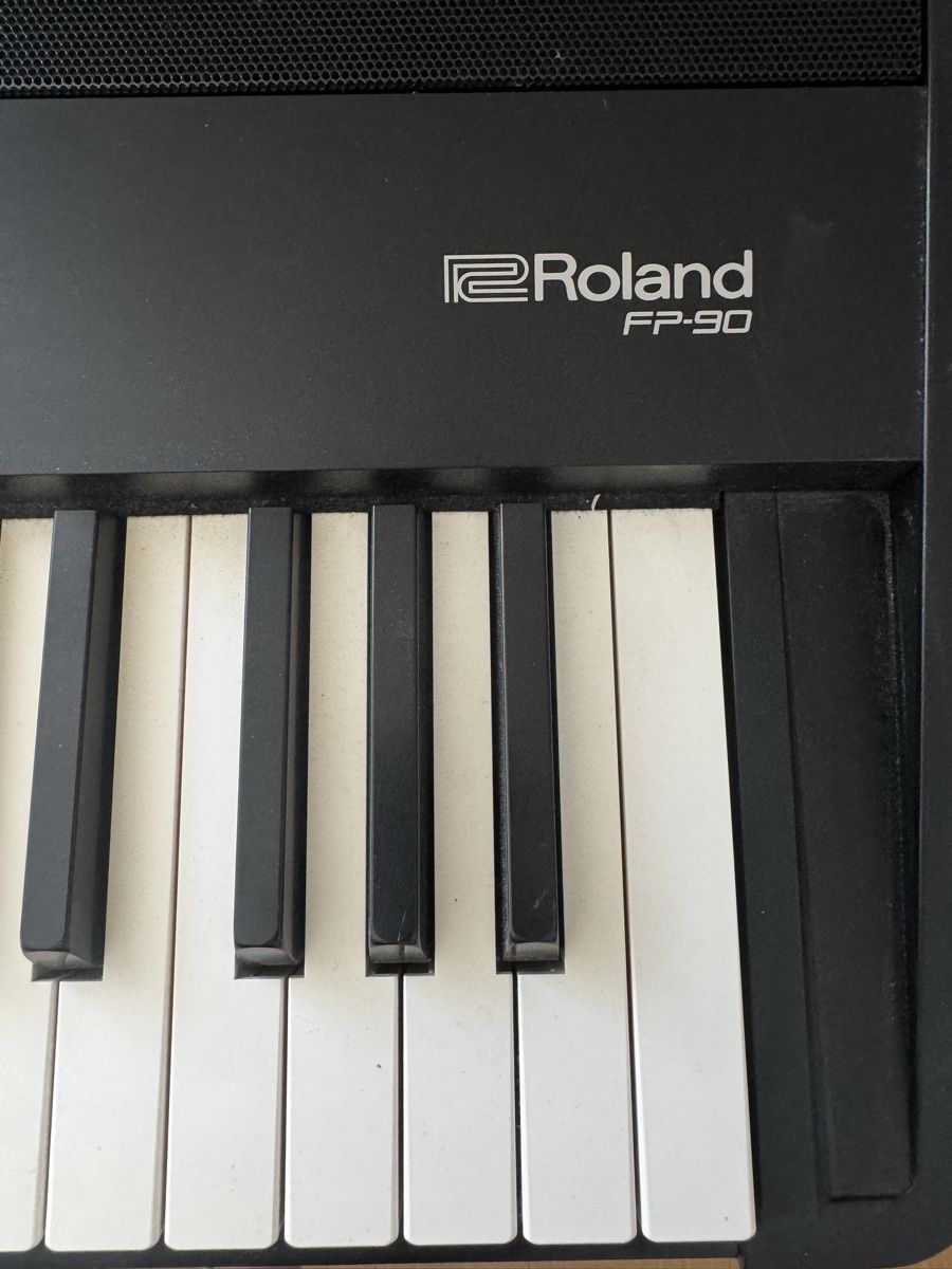 Roland Strumenti musicali: Piano Roland FP90 – Usato da Zürich venduto da vicuga 1
