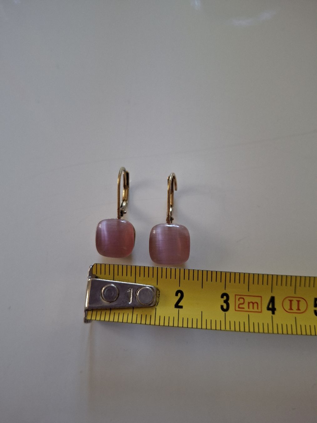 Orecchini pendenti & Orecchini a lobo: Boucles d'oreilles roses  – Usato da Lausanne venduto da Cognitia