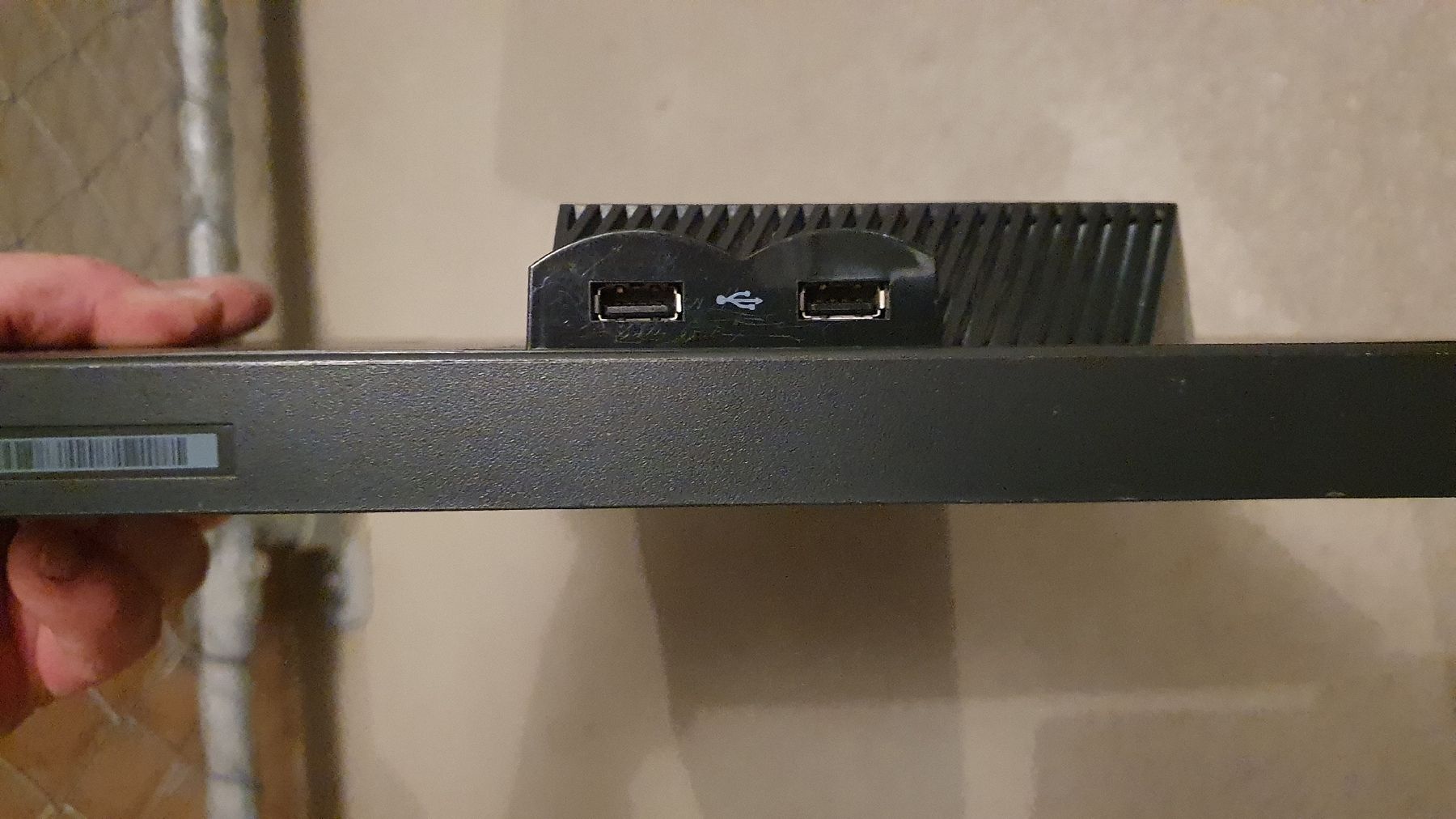 Lenovo Monitor: 3 Stk Lenovo ThinkVision 22" Monitore – Usato da tägerwilen venduto da dachbodenfinder 3