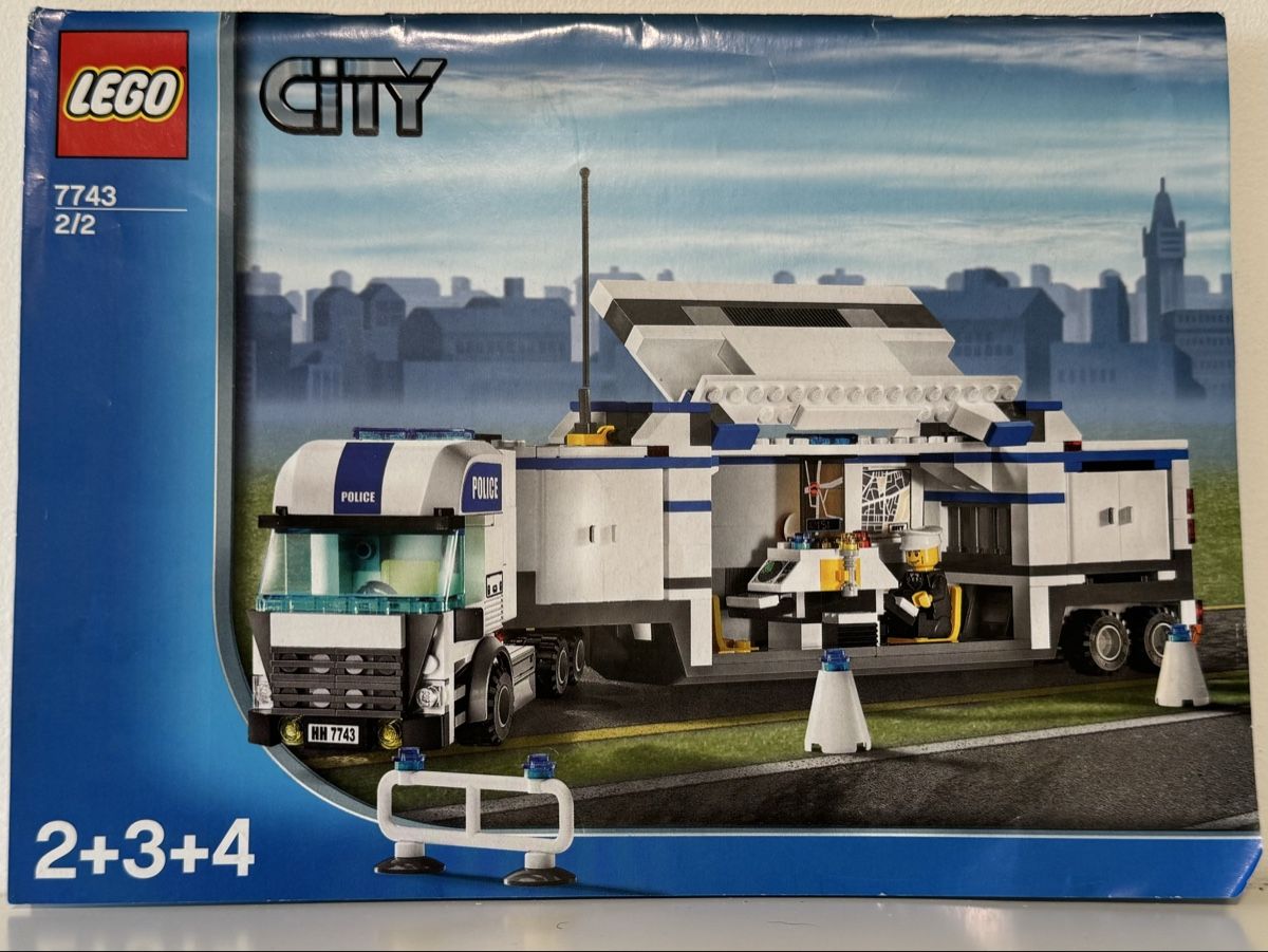 Lego Kit di costruzioni: Lego City - Police Command Center 7743 – Usato da Comano venduto da alice_x26x 3