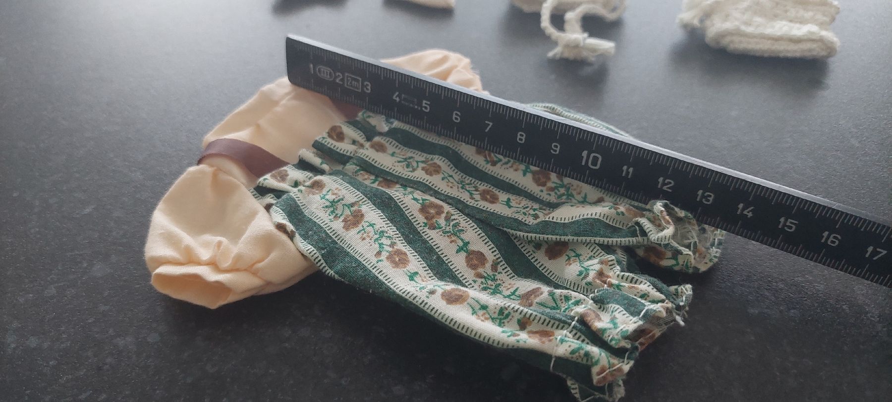Puppen: Kleine Puppenkleidchen  – Gebraucht aus Muri AG von nindo1 2