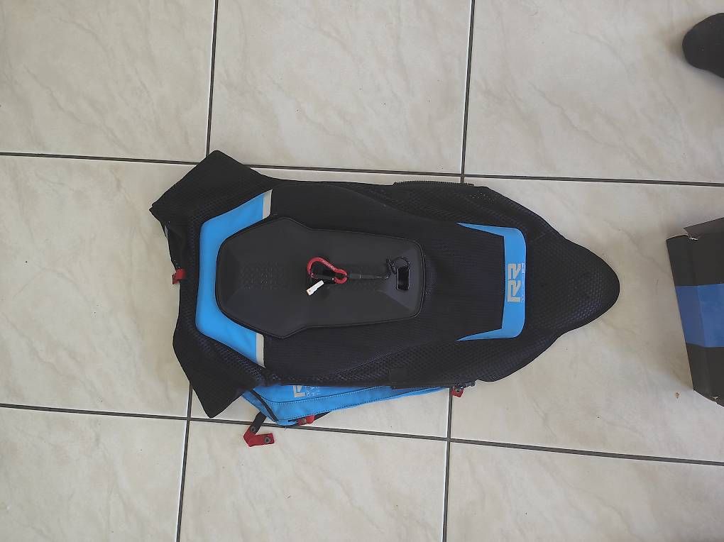 Autres accessoires p. véhicule: Gimoto Airbagsystem – D'occasion à Hagendorn par mansito 2