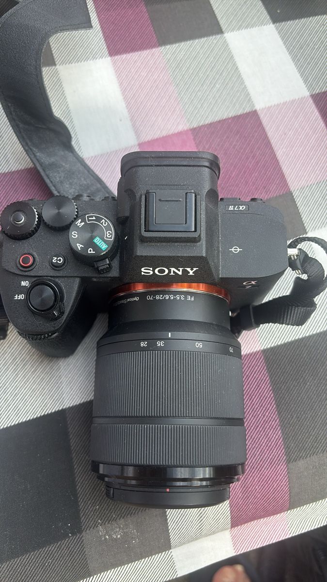 Sony Videocamere: Sony Alpha 7W Digital Camera with 28-70mm Lens – Nuovo e nell'imballaggio originale da Ostermundigen venduto da aza_lm9v