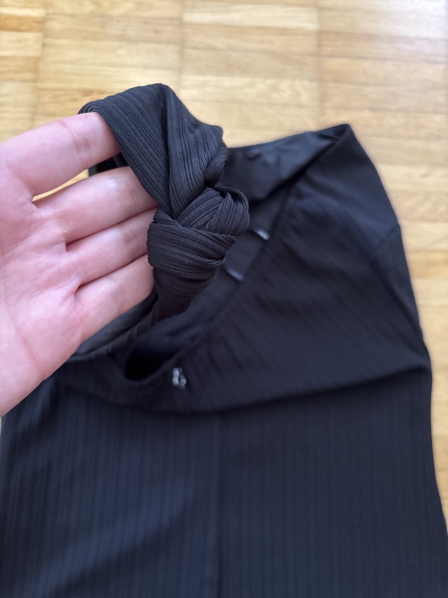 Guess Tops: Guess Body – Neuf avec emballage d'origine à Sisseln AG par Gommibaerli87 2