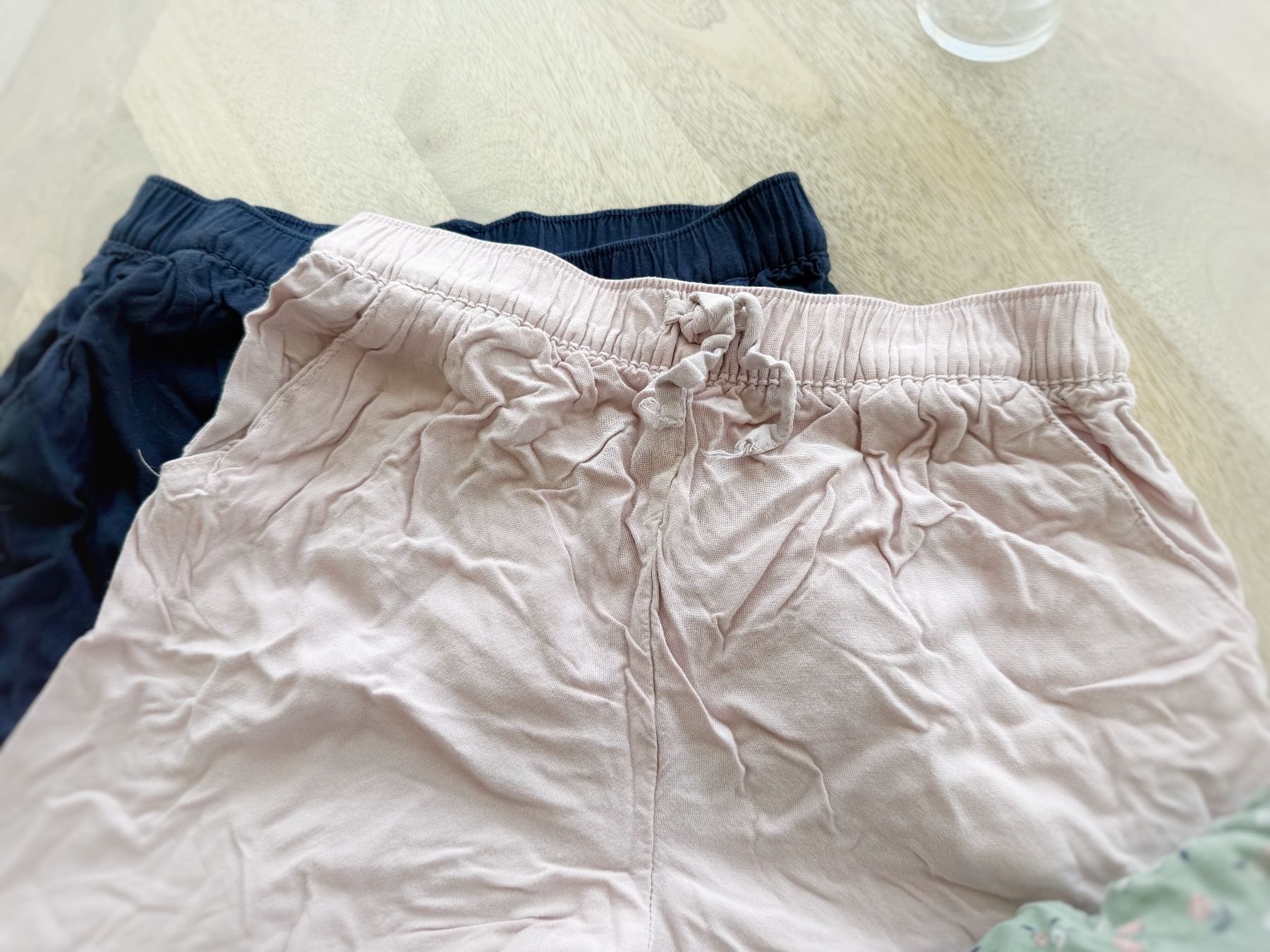 H&M Pantaloni: Joggpants Jogger 3er Pack, Gr. 134 – Usato da Eggenwil venduto da Lissi82 2