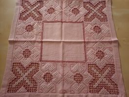 Tischläufer mit Hardanger Stickerei