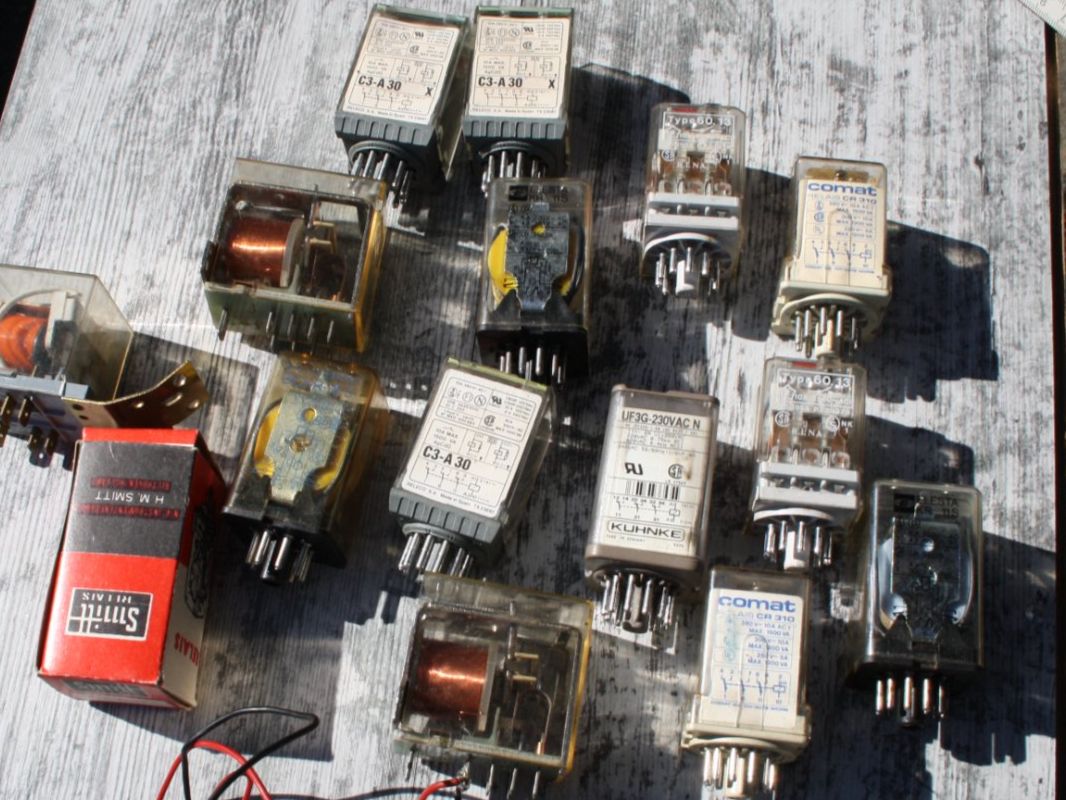Componenti elettronici: LOT RELAIS – Difettoso da Wauwil venduto da Pneuedy