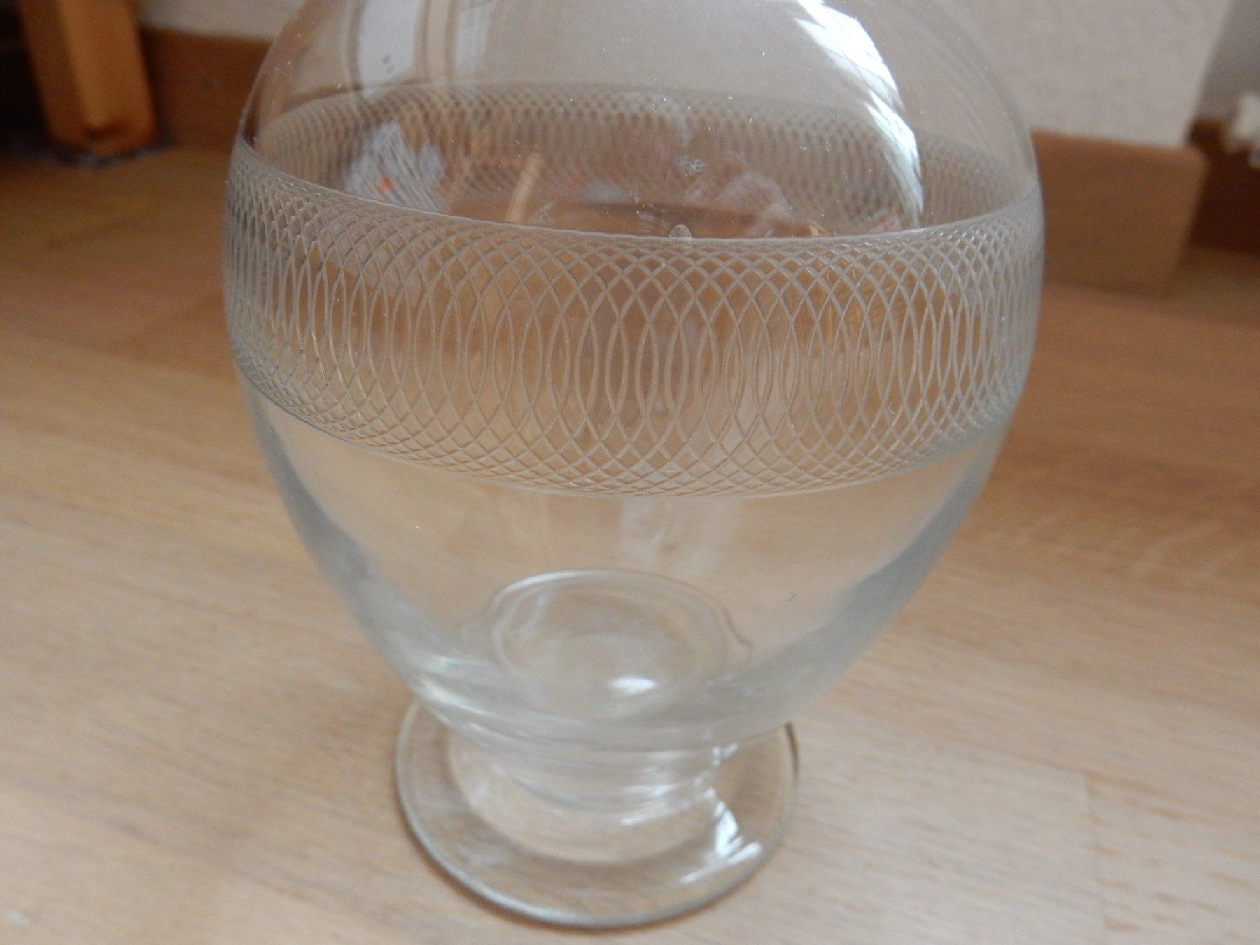 Caraffe: antike Likörflasche mit Muster Glas Schnaps Flasche Karaffe – Usato da Jona venduto da simongarden 5