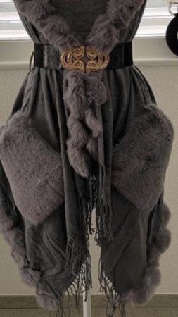 Poncho mit Fell 2Teile dazu noch Gürtel