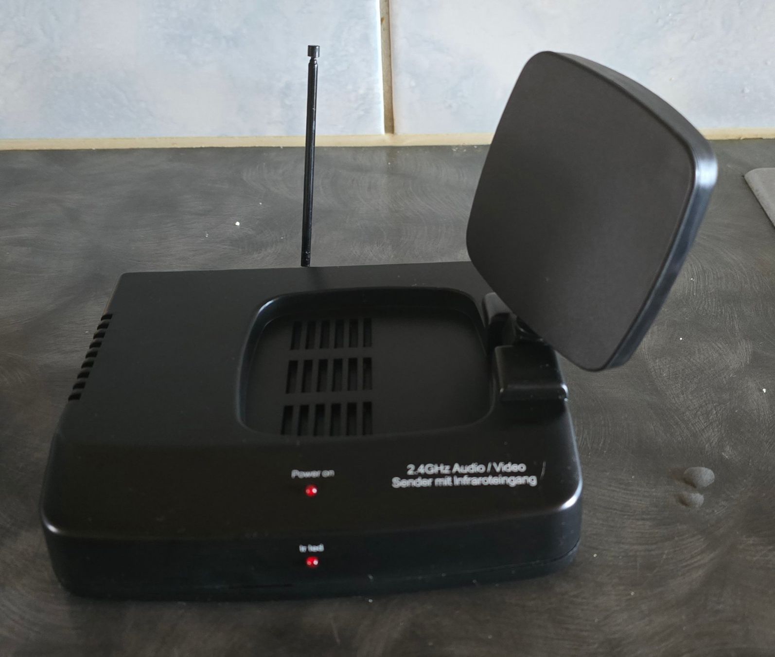 Radiocomunicazione: COMAG - Funk- Übertragungssystem – Usato da Lyss venduto da Mixbox 2