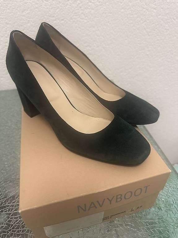 Damenschuhe: Neue Wunderschön Navyboot Schuhe   – Gebraucht aus Bern von Ninitto
