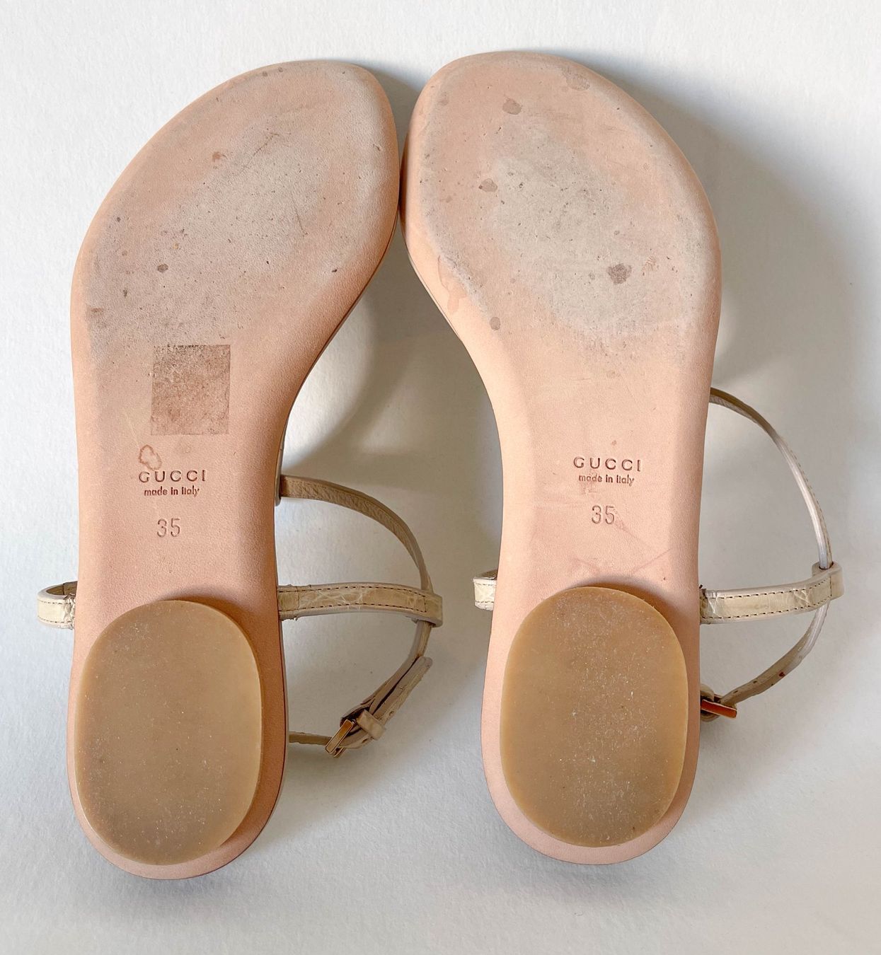Gucci Scarpe da donna: Gucci Sandale Krokodilleder, Gr. 35 – Nuovo (secondo la descrizione) da Zürich venduto da peerless_chic 5