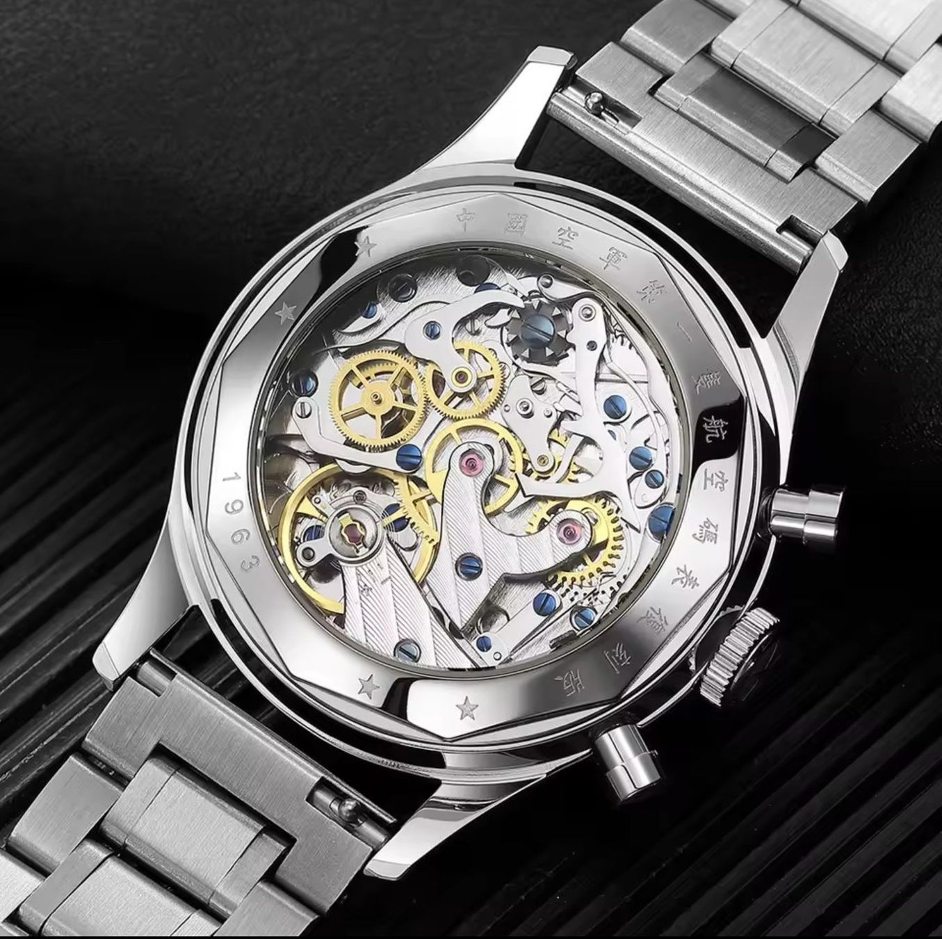 Uhren: Red Star 1963 Chronograph 38mm Saphir & Schwanenhals – Neu (gemäss Beschreibung) aus Suhr von ChronixChronometer 4