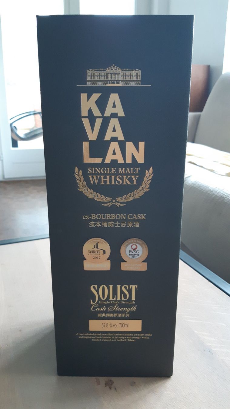Kavalan Bevande alcoliche: Kavalan Solist ex-Bourbon Cask 57.8% Single Malt Whisky 2014 – Nuovo e nell'imballaggio originale da Losone venduto da pav_8gpy 2