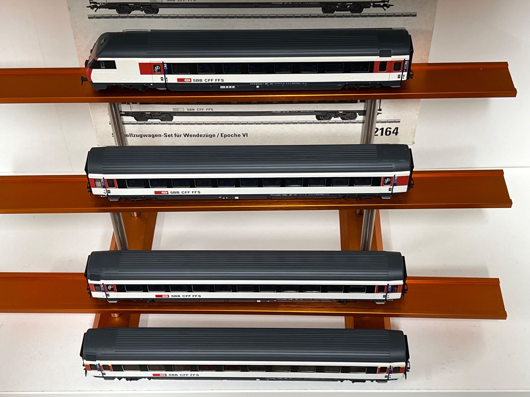 Märklin Modellini di ferrovie: Märklin 42164 SBB InterCity-Design – Nuovo (secondo la descrizione) da Neuenhof venduto da ludovicco 5