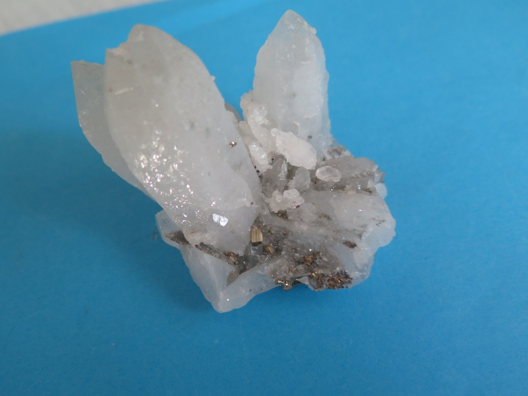 Mineralien & Heilsteine: Bergkristall mit Pyrit – Gebraucht aus Schaffhausen von Yamakana51L8736OQ8 1