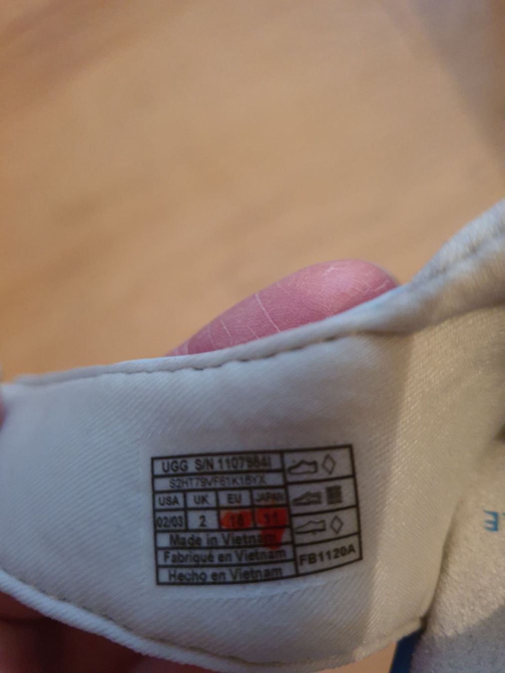 Ugg Chaussures hommes: Sandalen von UGG – Neuf avec emballage d'origine à Frick par eva_8krq 1