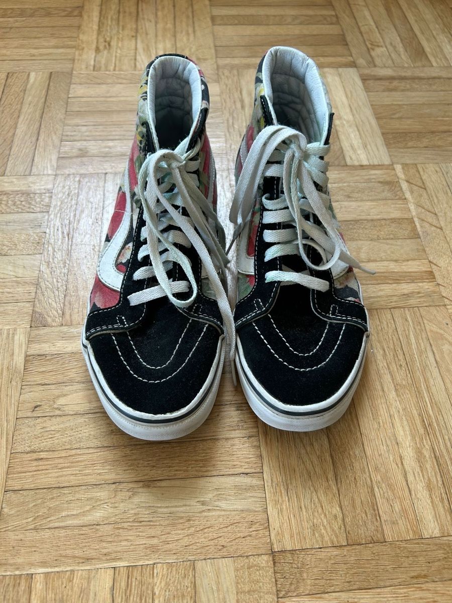 Vans Damenschuhe: VansSneaker, Blumenmuster, Grösse 38 – Gebraucht aus Bern von rah_fpy5