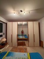 Kleiderschrank mit Spiegeln in italienischem Design