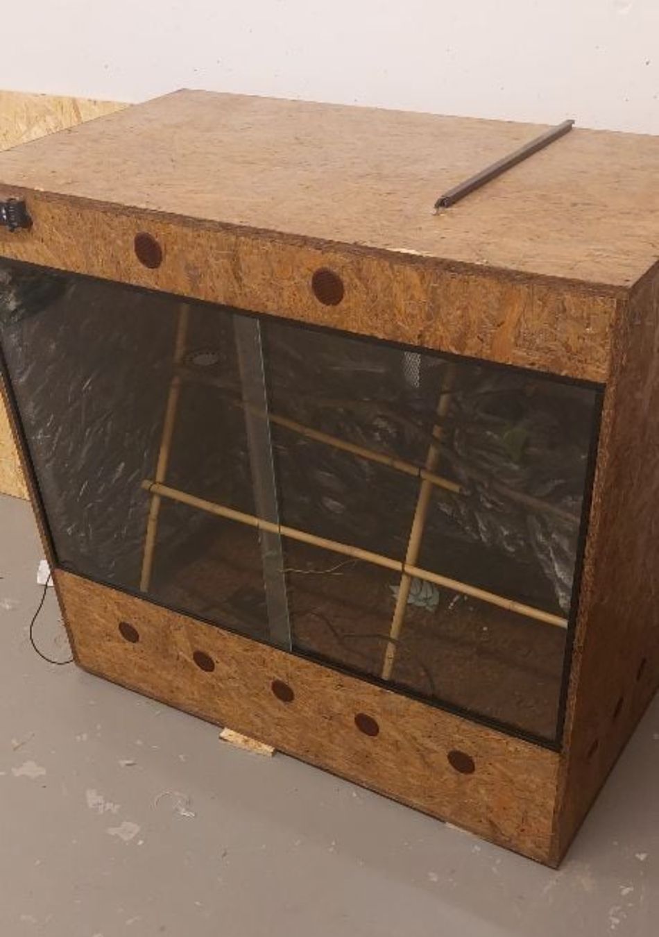 Terrario: Terrarium 110x50x100 – Usato da Le Vaud venduto da din_2fj7