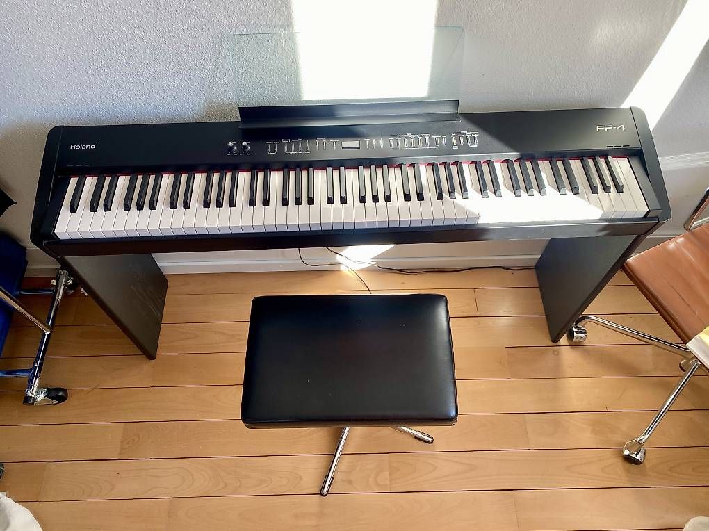Roland Musikinstrumente: Roland Piano Klavier FP-4 – Gebraucht aus Zürich von TK-Stardust 1