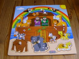 sehr schönes Holzpuzzle "Arche Noah", Steckpuzzle m. Griffen