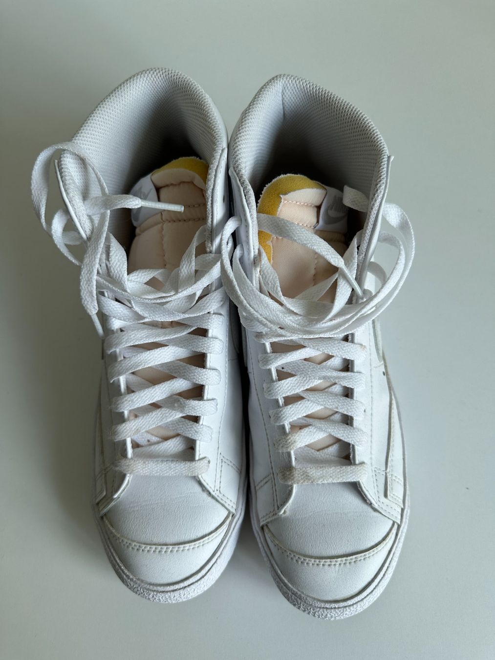 Nike Scarpe da uomo: Nike Schuhe Grösse 42 / weiss – Usato da Zürich venduto da anporio 1