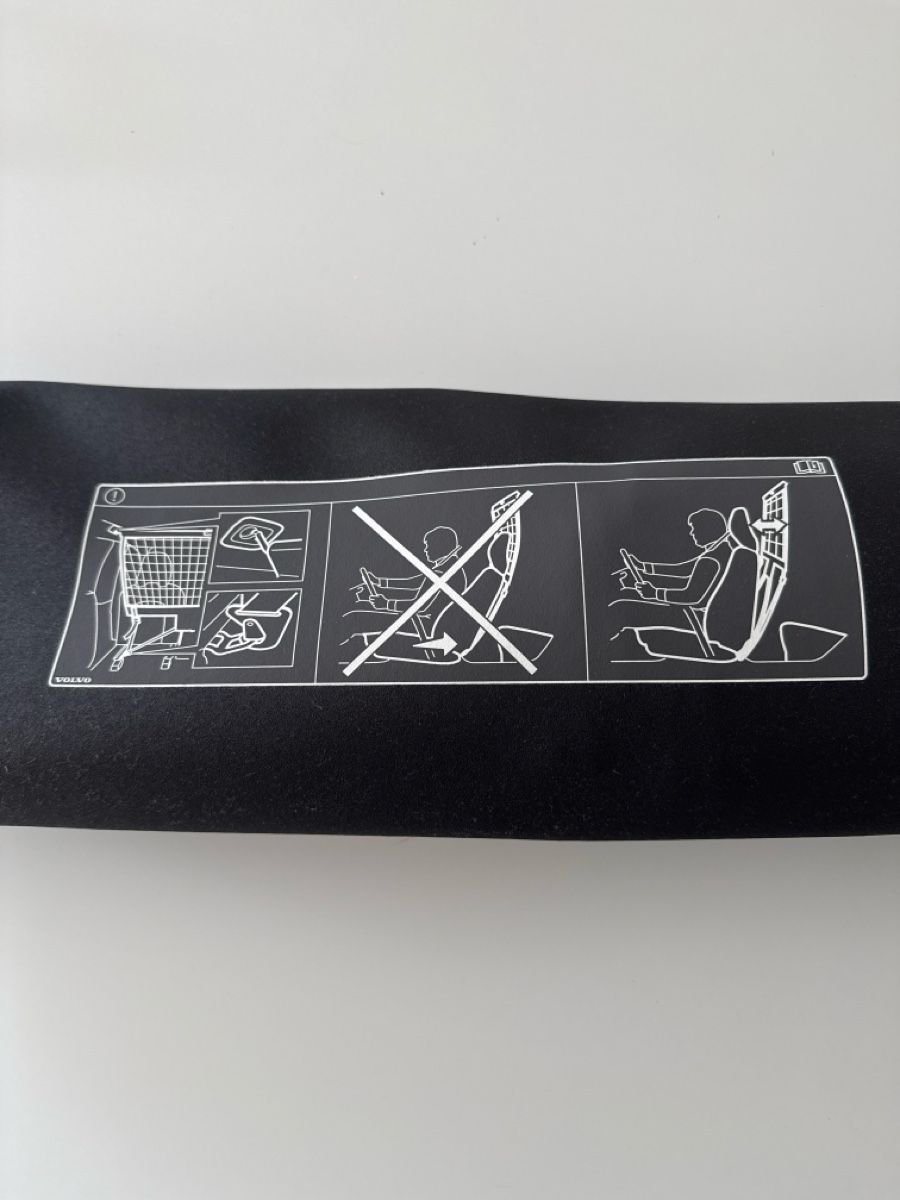 Volvo Alle Ersatzteile: Gepäck oder Schutznetz Volvo XC60 Neu – Neu und originalverpackt aus Oberglatt ZH von cyringo