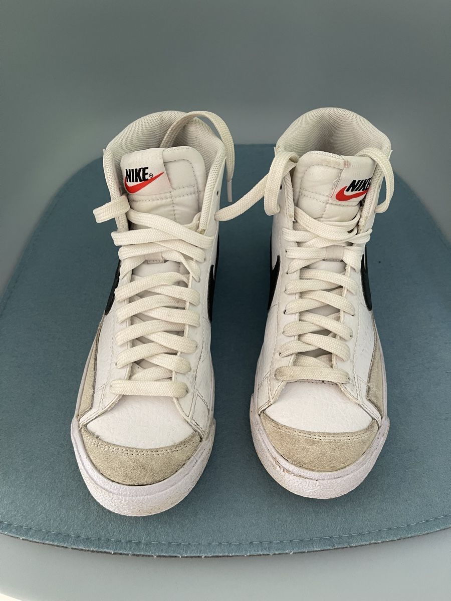 Nike Chaussures hommes: Nike Sneakers Gr. 35.5 – D'occasion à Wichtrach par Adriana222 2
