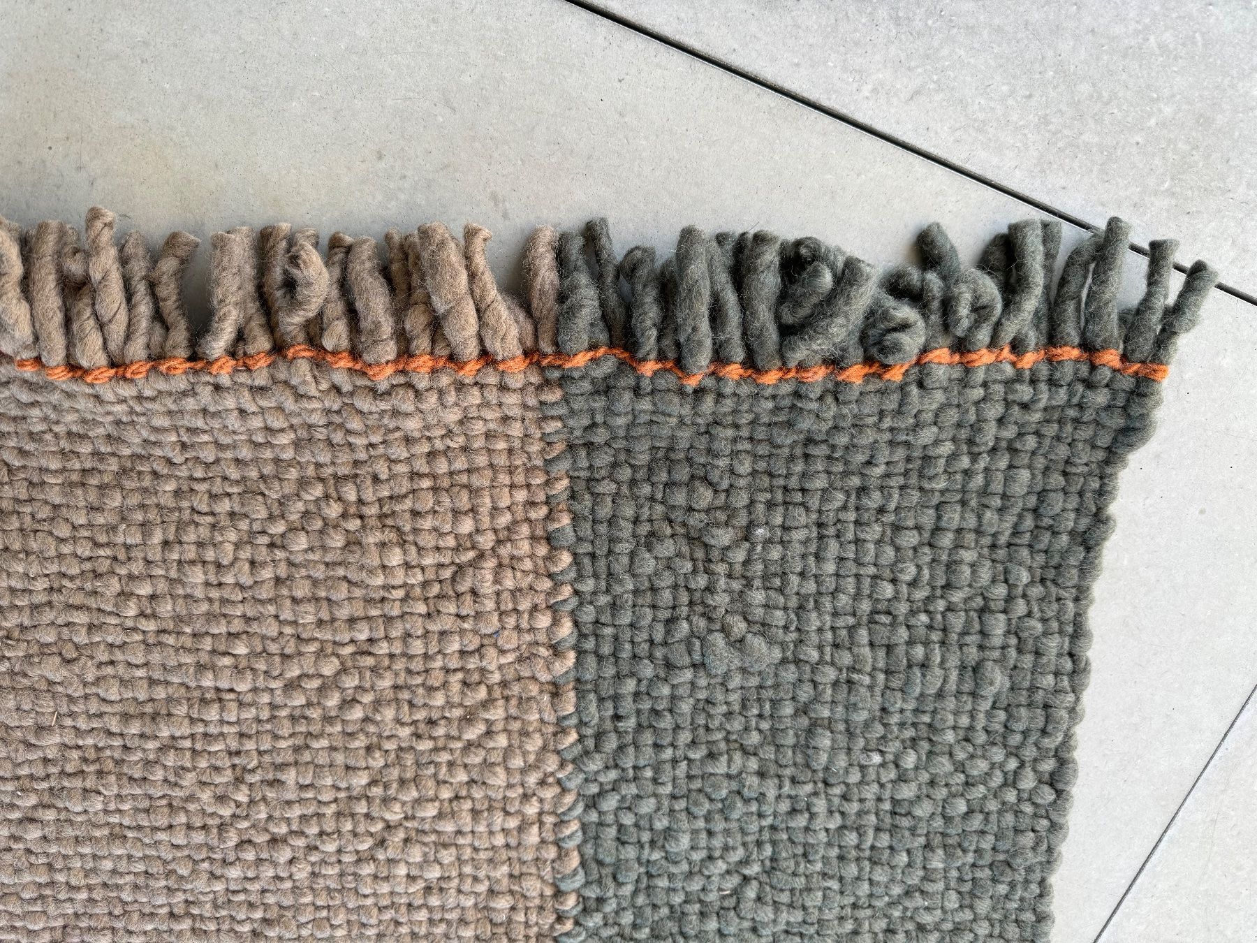 Kvadrat Tappeti: Teppich BOLD von KVADRT – Nuovo (secondo la descrizione) da Triboltingen venduto da Lavazza9 1