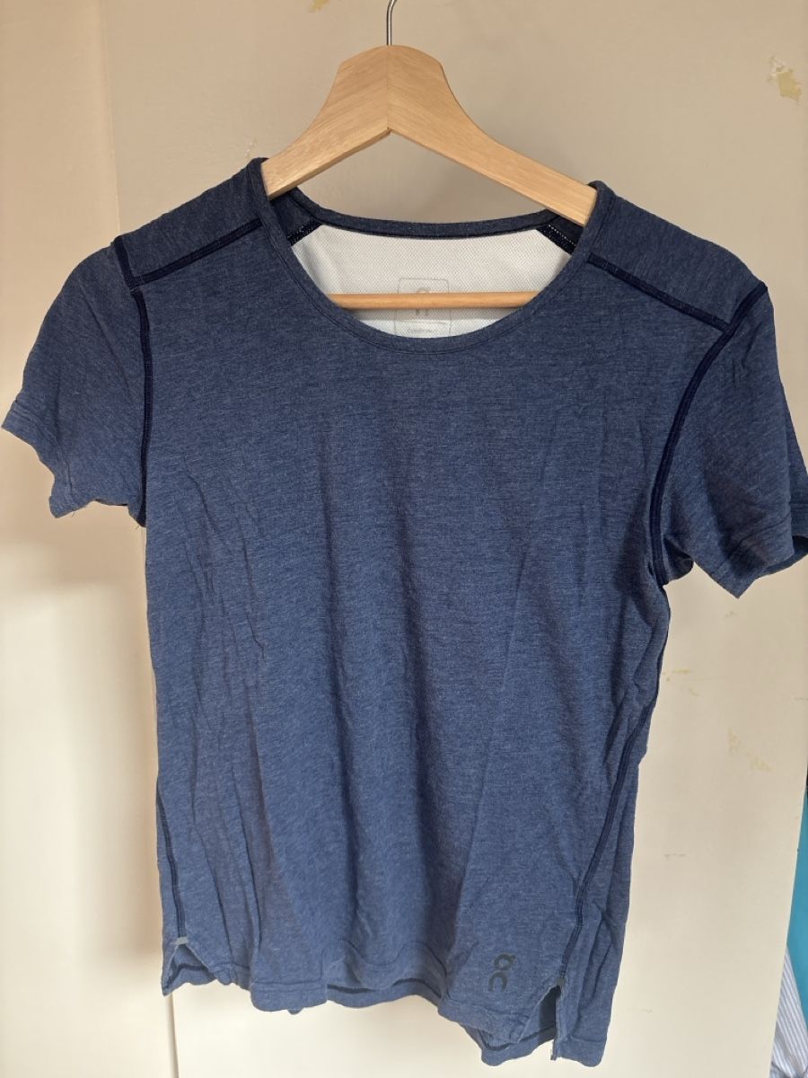 On T-Shirts: T-Shirt ON S – Gebraucht aus Zürich von glaswag