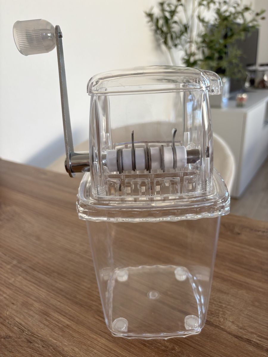 Elettrodomestici da cucina: Praktischer Eis Crusher für coole Drinks – Nuovo (secondo la descrizione) da Märstetten venduto da mic_5xlv 1
