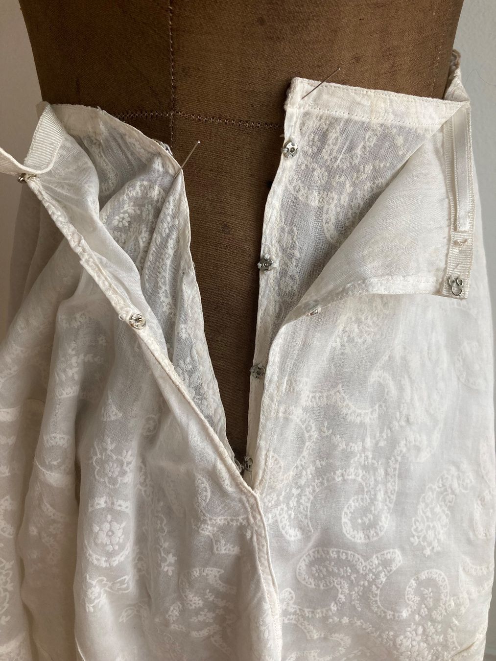 Alaia Gonne: Jupe von Alaia – Nuovo (secondo la descrizione) da Rapperswil SG venduto da Carlotta1 6