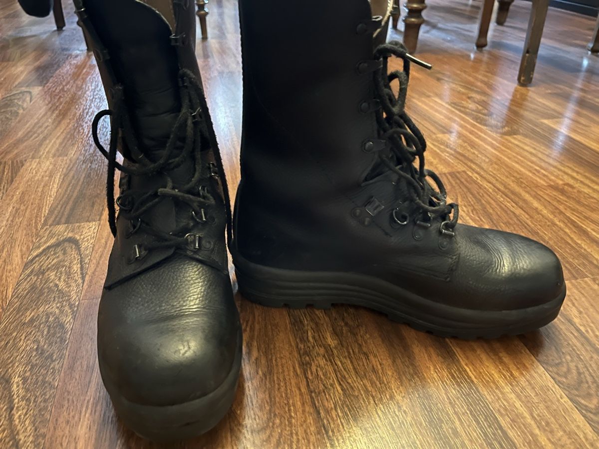 Schweizer Armee Scarpe da uomo: Militärstiefel – Usato da Hergiswil NW venduto da andyjost 1
