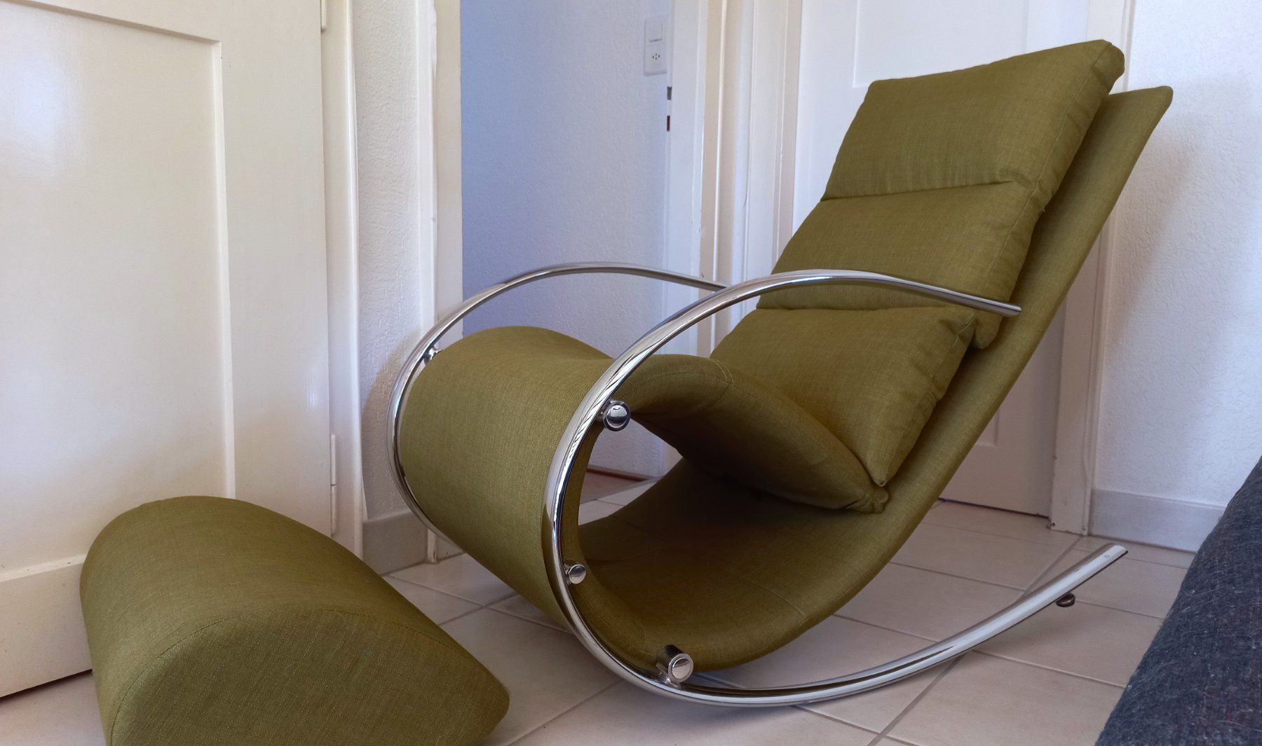 Poltrone: Sessel Schaukelstuhl mit Hocker – Usato da Bévilard venduto da Orscha