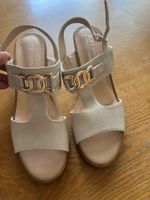 NEUE Sandale beige Grösse 41 mit Goldschnalle, ungetragen