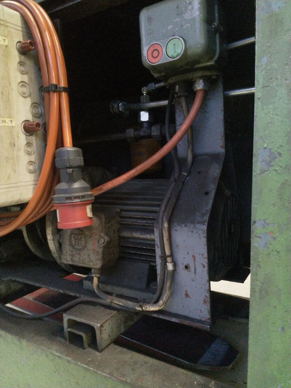 Tutti gli attrezzi: Hydraulik Tisch Agregat – Usato da Esslingen venduto da barborino 2