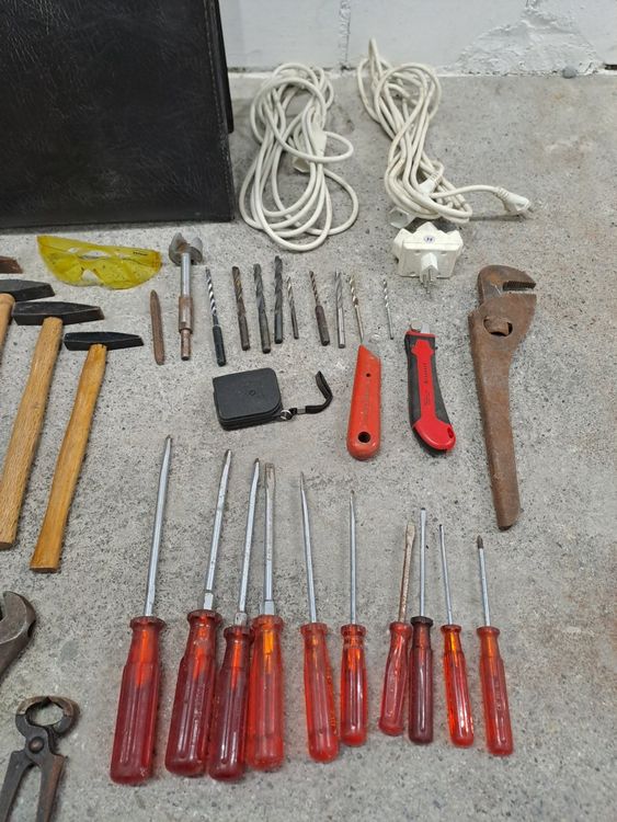 Tutti gli attrezzi: Werkzeugtasche mit verschiedenen Werkzeugen – Usato da Zürich venduto da Mdim0 1