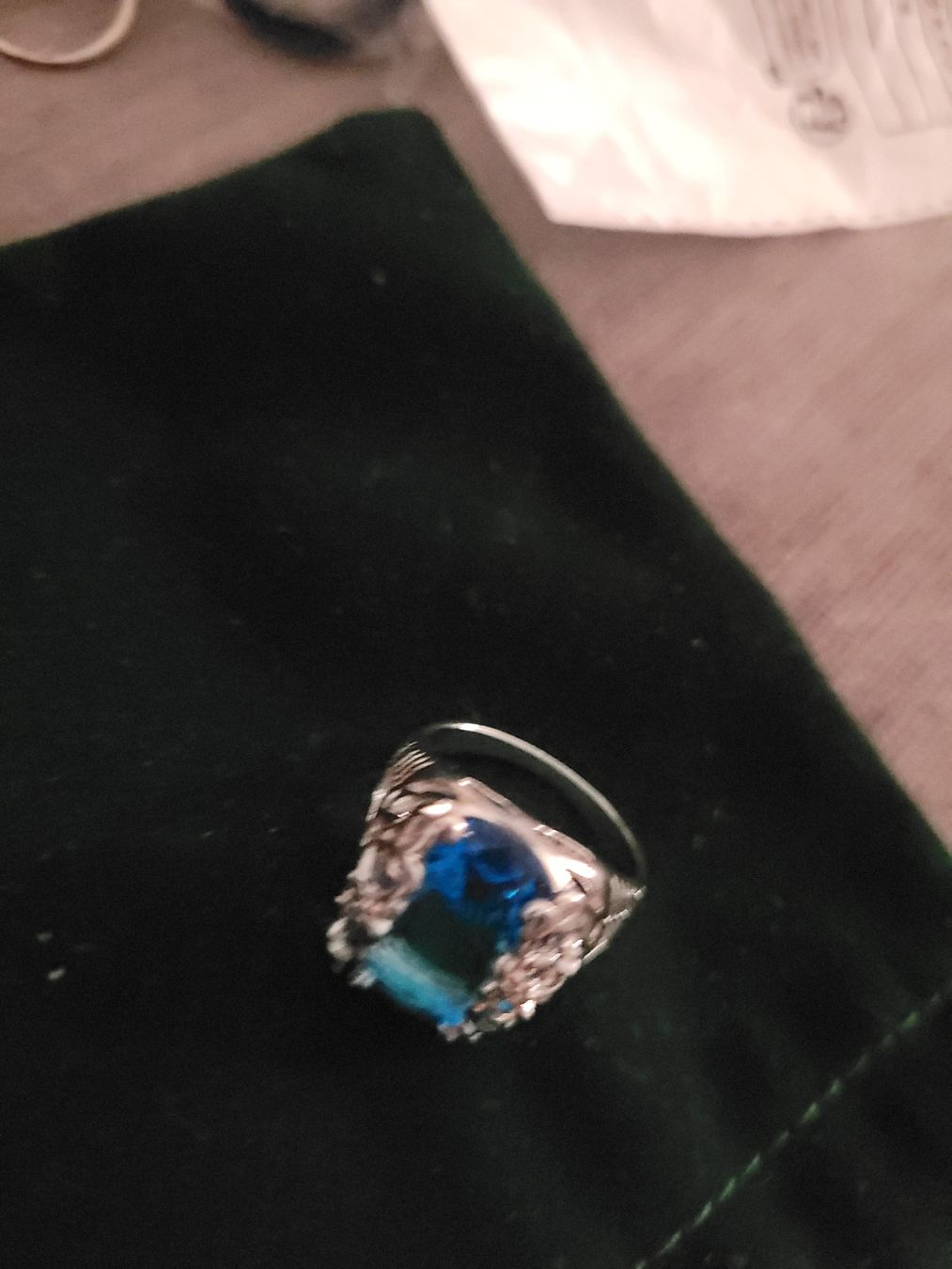 Anelli: Wunderschöner Ring mit blauem Stein, neuwertig, Grösse 18 – Nuovo e nell'imballaggio originale da Bassersdorf venduto da leader07 1