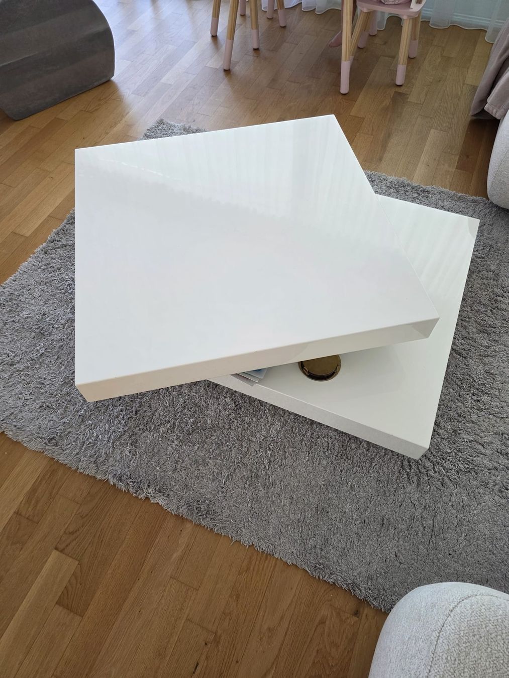 Tavoli: Couchtisch weiss Hochglanz schwenkbar – Usato da Küssnacht am Rigi venduto da rafaro94 1
