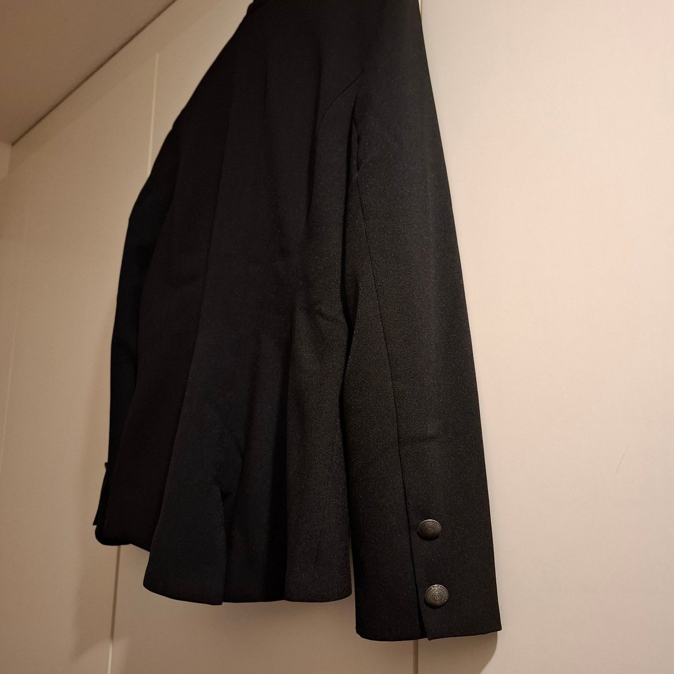 Giacche: Damen-Blazer schwarz – Usato da Hombrechtikon venduto da Tinea82 6