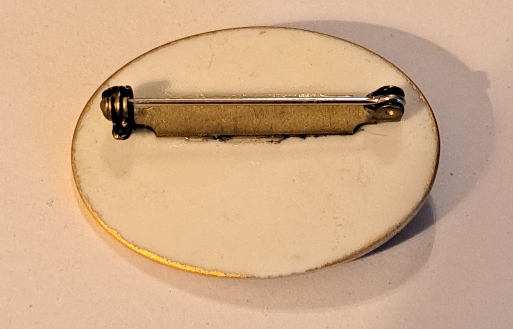 Broschen & Nadeln: Broche porcelaine perle – Gebraucht aus Biel/Bienne von raf_2yqq 2