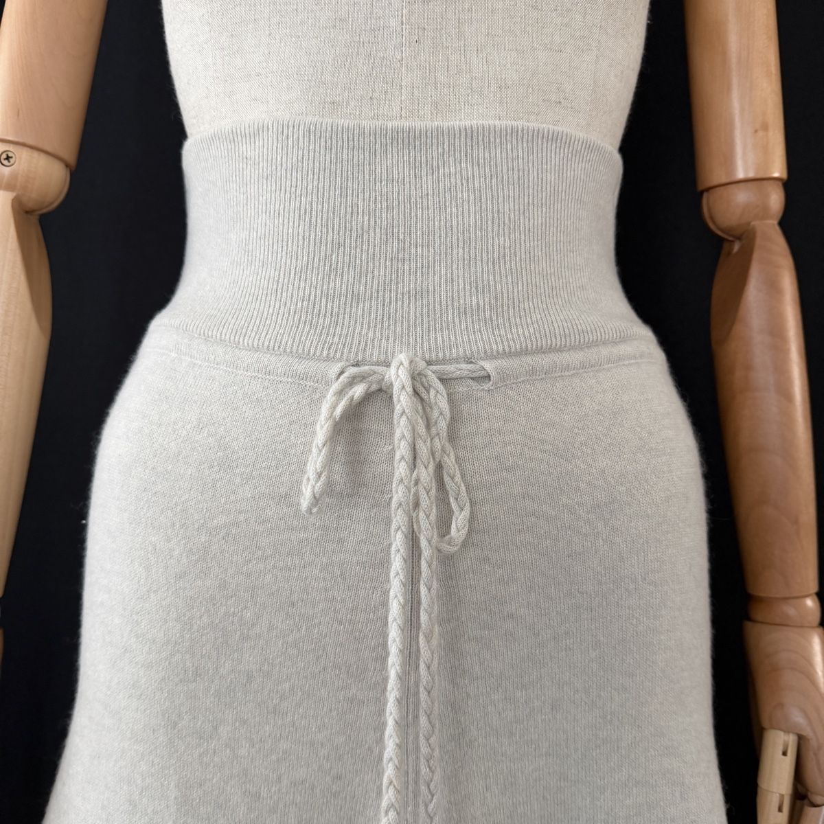 Hemisphere Gonne: HEMISPHERE Cashmere Skirt – Nuovo (secondo la descrizione) da Emmen venduto da Avviivva_Com2023 2