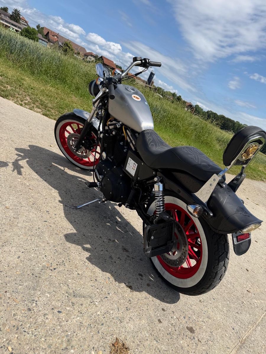 Harley-Davidson Strasse: Harley Davidson  – Gebraucht aus Rueyres-les-Prés von osm_6ncr 3