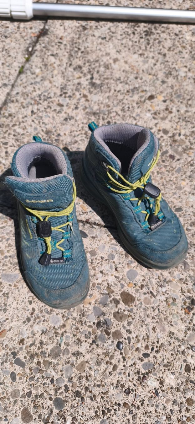 Lowa Scarpe per ragazzi: Winterschuhe Kinder – Usato da Winterthur venduto da OldShatterhand1.