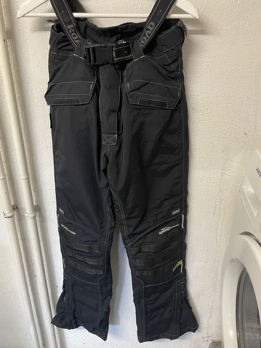 Pantaloni: Motorrad Hose schwarz Grösse 40 gebraucht – Usato da Pfyn venduto da Goodsell