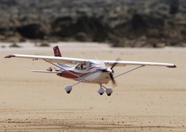 FMS Cessna 182 PNP rot - 150 cm, Offiziell lizensiert